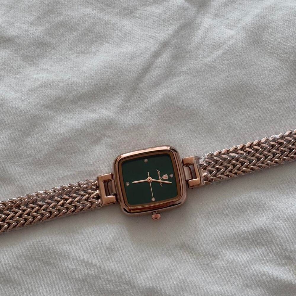 Women’s Rose Gold Square Watch Green Dial Luxury Mesh Band Elegant Waterproof - Picture 3 of 3